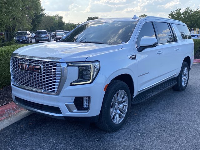Used 2021 GMC Yukon XL Denali AWD/4WD image 10