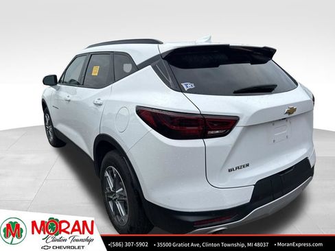Certified 2024 Chevrolet Blazer LT w/ Convenience Package FWD image 3