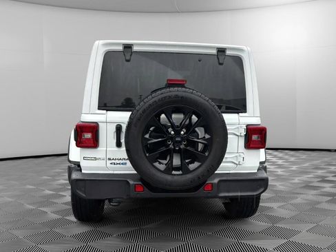 Used 2025 Jeep Wrangler Sahara w/ Safety Group image 8