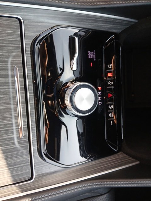 Used 2024 Jeep Wagoneer L Series II AWD/4WD image 43