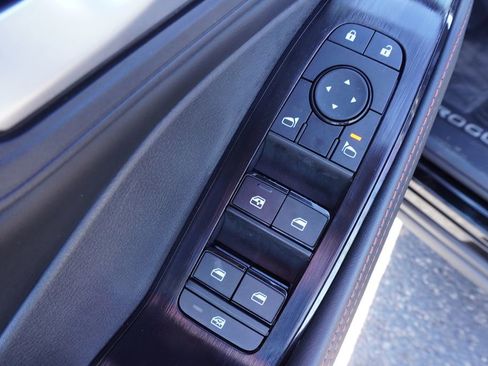 Certified 2025 Nissan Rogue SV AWD/4WD image 15