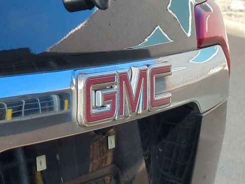 Used 2019 GMC Acadia SLE w/ LPO, Floor Liner Package image 12