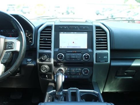 Used 2018 Ford F150 Platinum w/ Equipment Group 701A Luxury AWD/4WD image 18