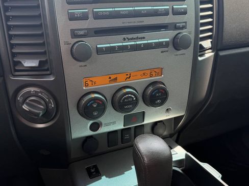 Used 2007 Nissan Titan LE AWD/4WD image 9