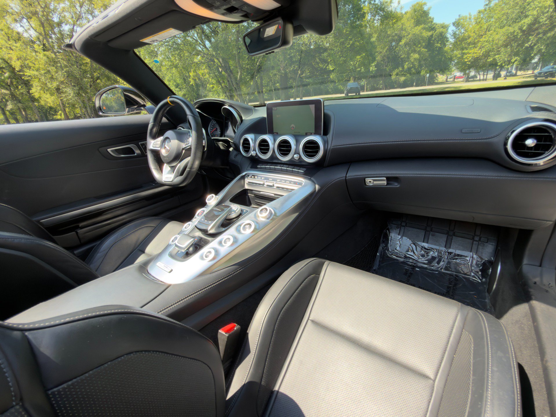 Used 2019 Mercedes-Benz AMG GT Roadster image 36