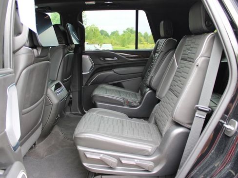 Certified 2022 Cadillac Escalade Sport Platinum AWD/4WD image 47