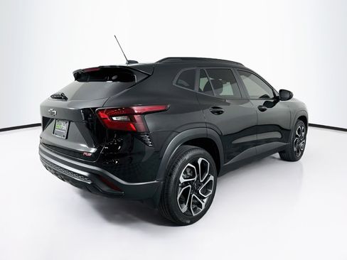 Used 2025 Chevrolet Trax RS w/ Sunroof Package FWD image 9