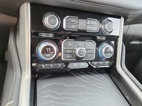 Certified 2022 GMC Yukon Denali image 17