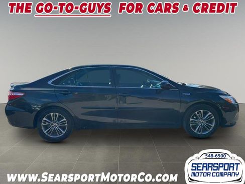 Used 2017 Toyota Camry SE w/ Moonroof Package image 4