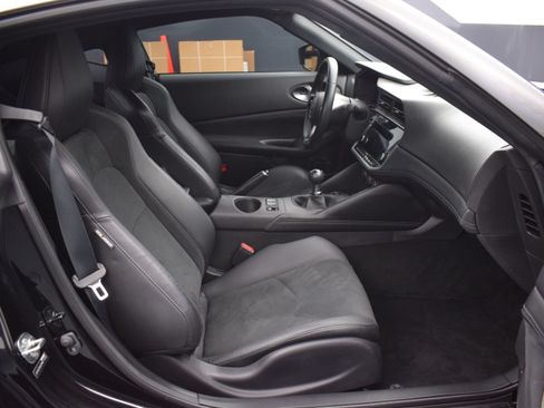 Used 2023 Nissan Z w/ Floor Mat Package (L93) RWD image 12