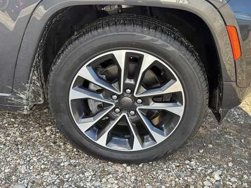 Used 2022 Jeep Grand Cherokee Overland image 11