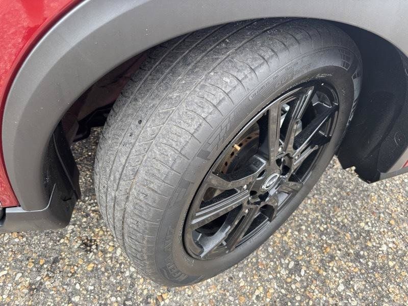 Used 2022 Nissan Kicks SR w/ Interior Electronics Package FWD image 18