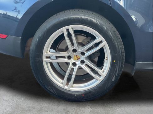 Used 2019 Porsche Macan AWD/4WD image 28