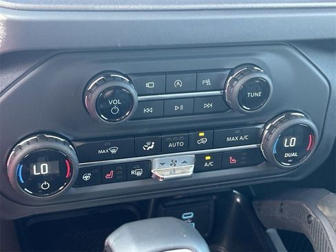 New 2025 Ford Bronco Badlands image 13