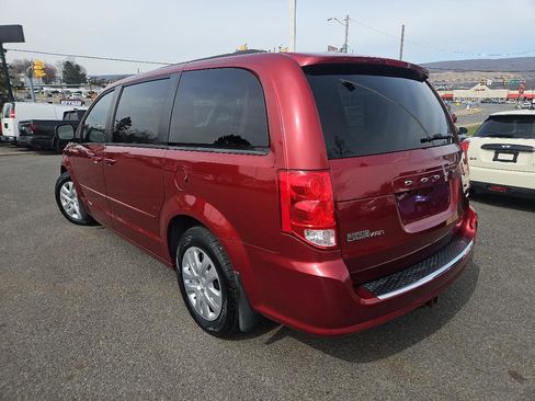Used 2014 Dodge Grand Caravan SXT image 5