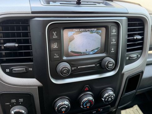 Used 2014 RAM 2500 Tradesman w/ Chrome Appearance Group AWD/4WD image 9