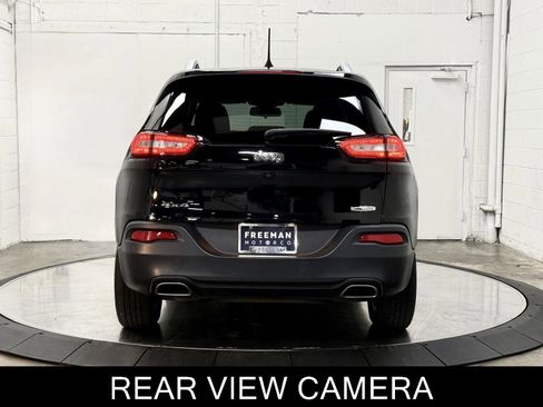 Used 2017 Jeep Cherokee Latitude w/ Cold Weather Group image 7