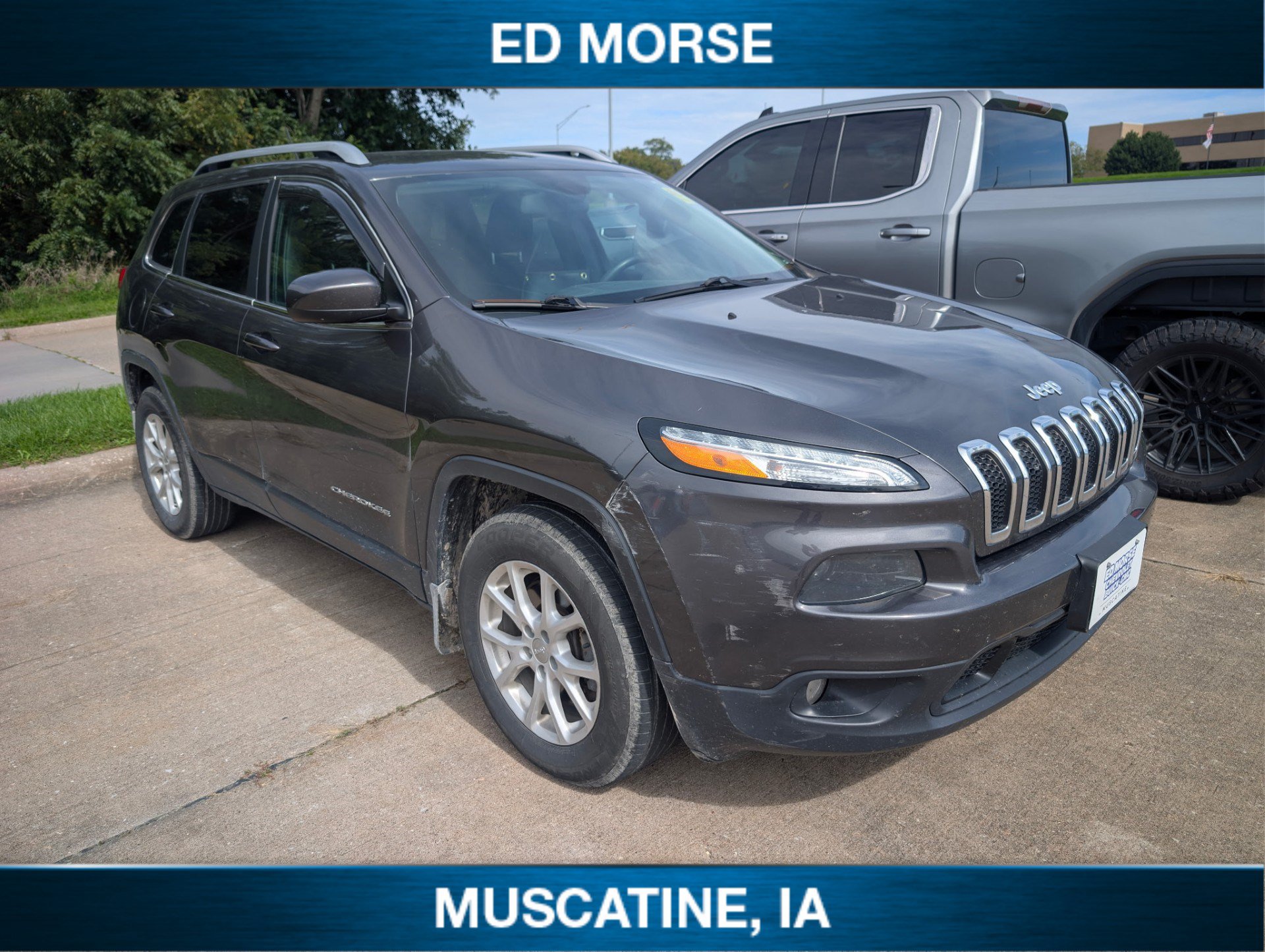 Used 2015 Jeep Cherokee Latitude w/ Cold Weather Group AWD/4WD image 3