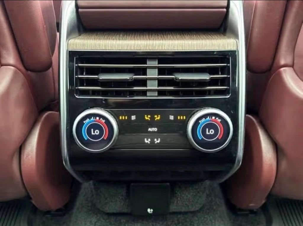 Used 2023 Land Rover Range Rover SE AWD/4WD image 30