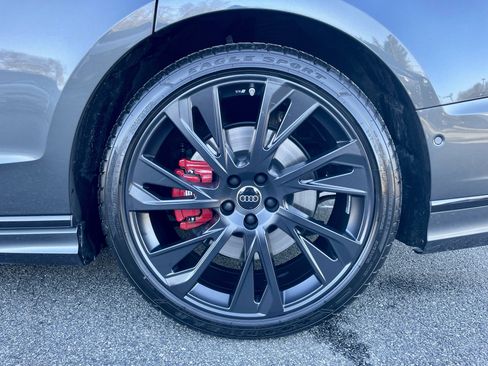 Used 2025 Audi S8 image 10