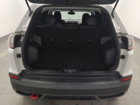 Used 2020 Jeep Cherokee Trailhawk AWD/4WD image 29