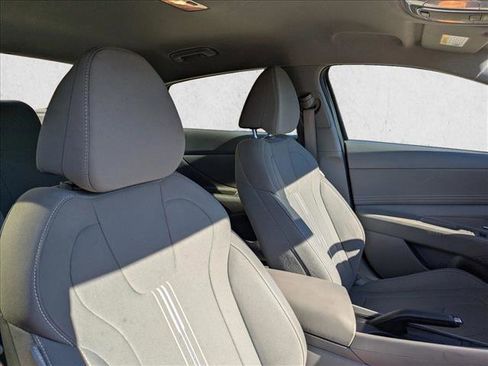 Used 2025 Hyundai Elantra Sport image 20