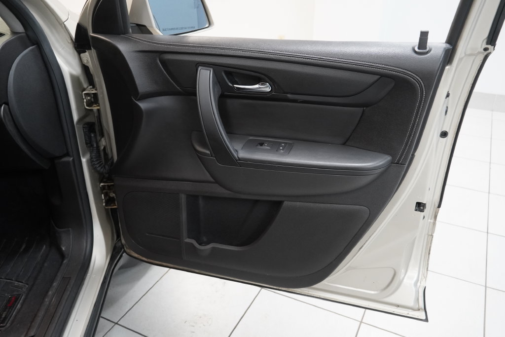 Used 2013 Chevrolet Traverse LT FWD image 28