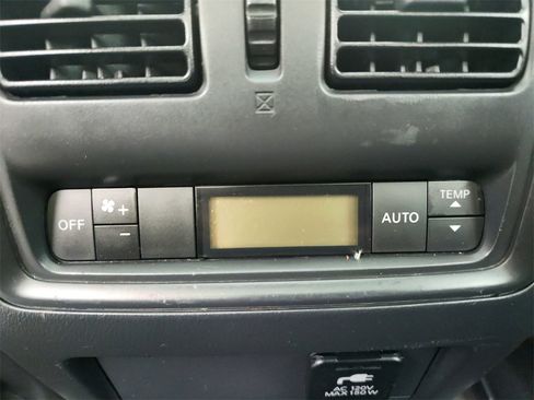 Used 2017 Nissan Pathfinder Platinum image 33