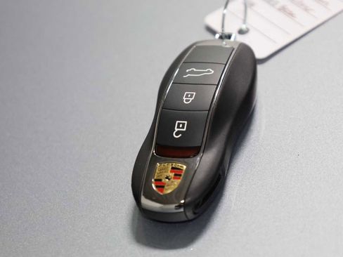 Certified 2026 Porsche Macan image 51