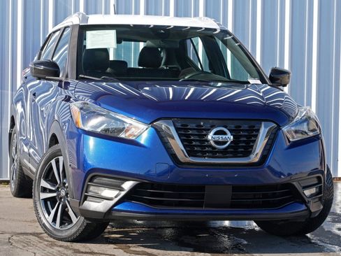 Used 2020 Nissan Kicks SR w/ SR Premium Package image 2