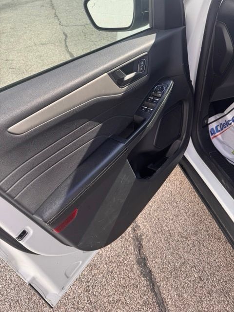 Used 2022 Ford Escape S AWD/4WD image 10