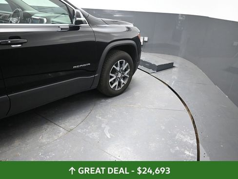 Used 2023 GMC Acadia SLT image 25