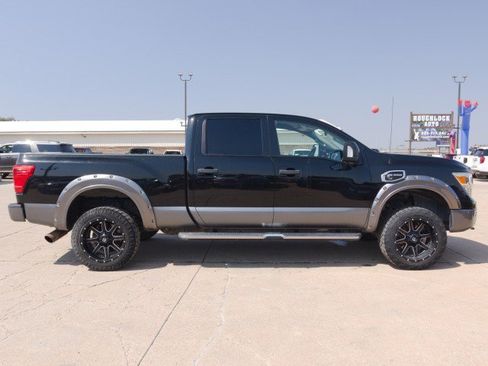 Used 2017 Nissan Titan PRO-4X AWD/4WD image 6