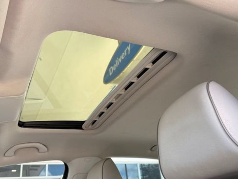 Used 2018 Volkswagen Passat 2.0T SE w/ SE Lighting Package FWD image 7