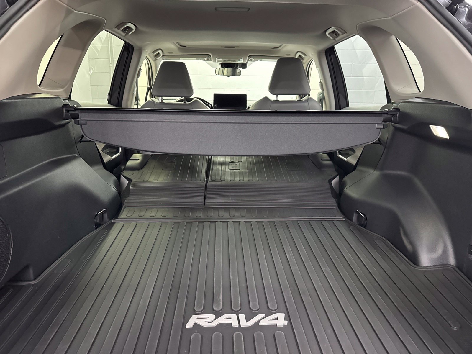 Used 2025 Toyota RAV4 XLE Premium w/ Weather Package AWD/4WD image 38