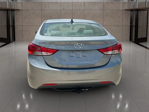 Used 2013 Hyundai Elantra GLS w/ Preferred Pkg FWD image 7