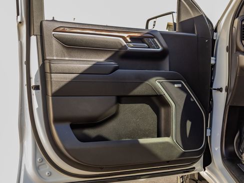 Used 2023 GMC Sierra 1500 SLT w/ SLT Premium Package image 34