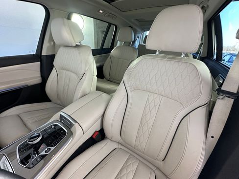 Used 2023 BMW X7 xDrive40i w/ Executive Package image 22