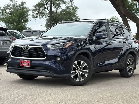 Used 2023 Toyota Highlander XLE FWD image 42