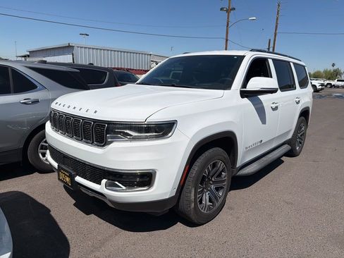 Used 2022 Jeep Wagoneer Series III w/ Convenience Group I image 8