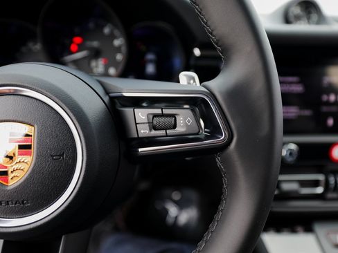 Certified 2026 Porsche Macan AWD/4WD image 16