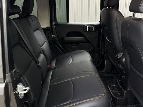 Used 2025 Jeep Wrangler Unlimited Sahara w/ Safety Group AWD/4WD image 36