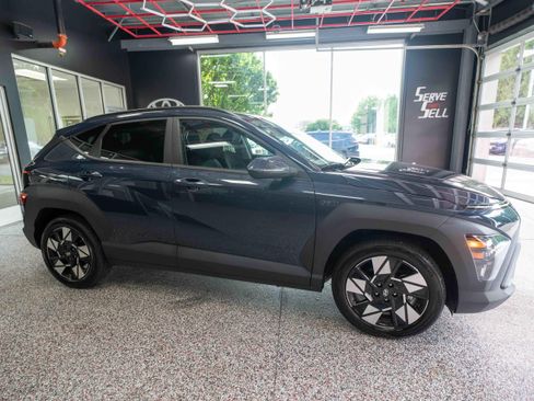 Used 2024 Hyundai Kona SEL w/ Convenience Package FWD image 5