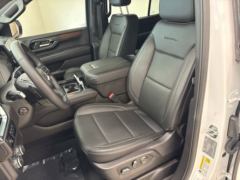 Used 2026 GMC Yukon Denali w/ Sun & Power Step Package AWD/4WD image 29