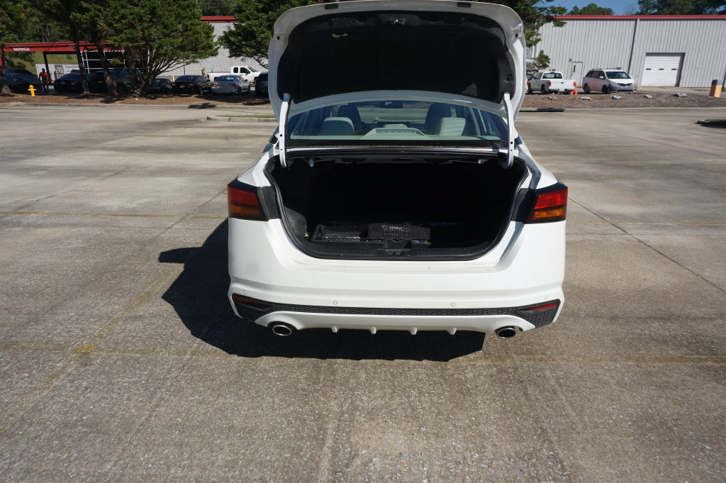 Used 2024 Nissan Altima 2.5 SL FWD image 16