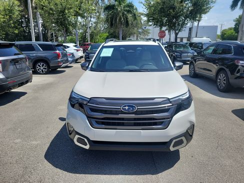 Used 2025 Subaru Forester Premium AWD/4WD image 2