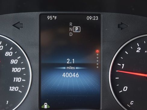 Used 2024 Mercedes-Benz Sprinter 2500 w/ Acoustic Package image 18