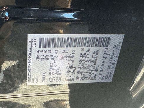 Used 2025 Nissan Rogue SV AWD/4WD image 18