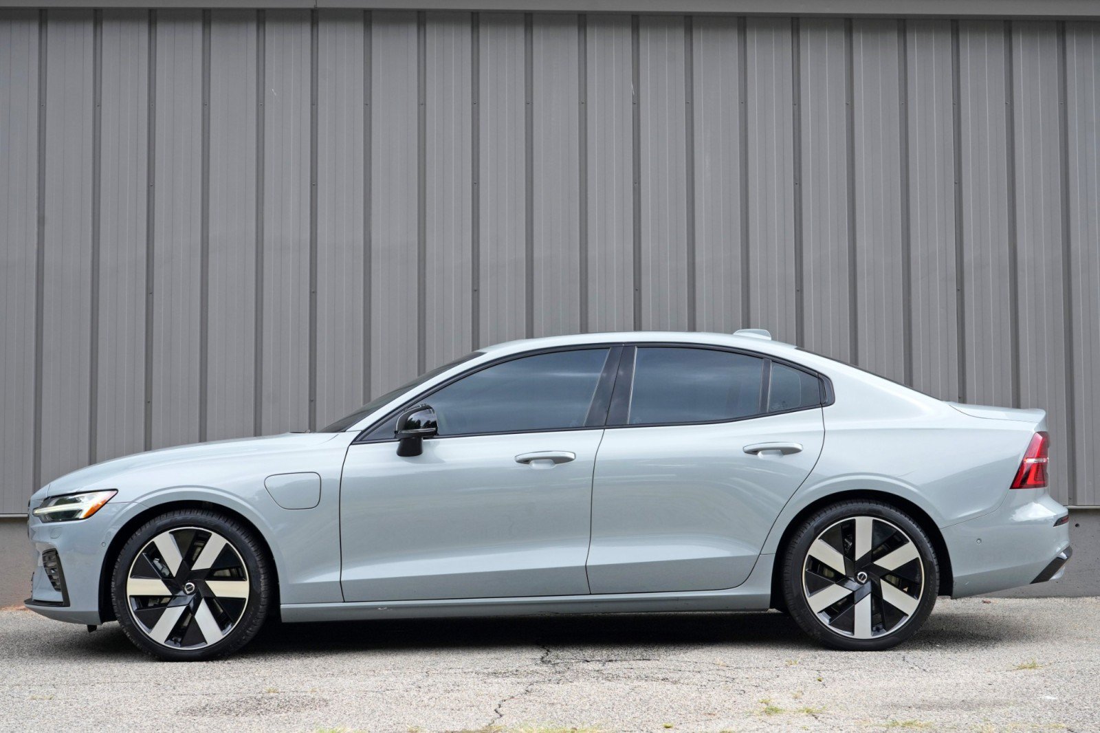 Used 2024 Volvo S60 T8 Plus w/ Climate Package AWD/4WD image 9