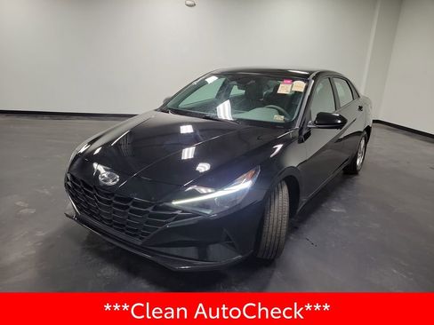 Used 2023 Hyundai Elantra SE image 4